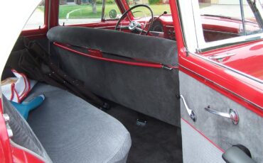 Ford-4-dr-sedan-1952-RedWhite-gray-5