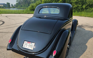 Ford-5-Window-1936-Coupe-4