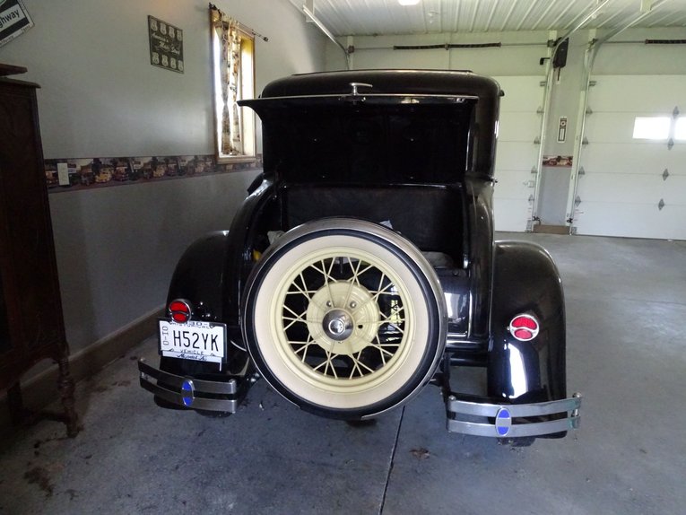 Ford-5-window-1930-RAVEN-BLACK-TAN-MOHAIR-1