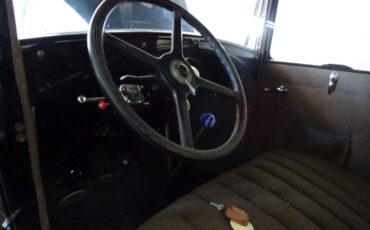 Ford-5-window-1930-RAVEN-BLACK-TAN-MOHAIR-5