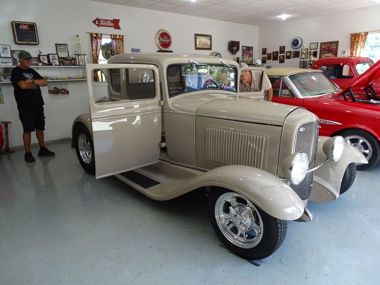 Ford-5-window-1930-RAVEN-BLACK-TAN-MOHAIR-6
