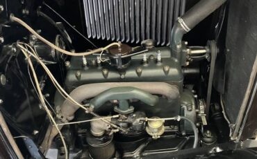 Ford-5-window-1932-brown-11