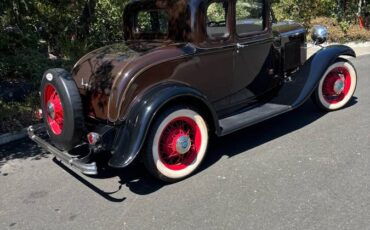 Ford-5-window-1932-brown-4