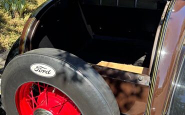 Ford-5-window-1932-brown-7