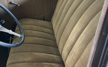 Ford-5-window-1932-brown-9