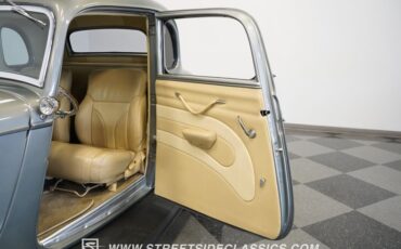 Ford-5-window-1934-Charcoal-Gray-Metall-Tan-13
