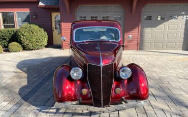 Ford-5-window-1936-Red-Beige-17