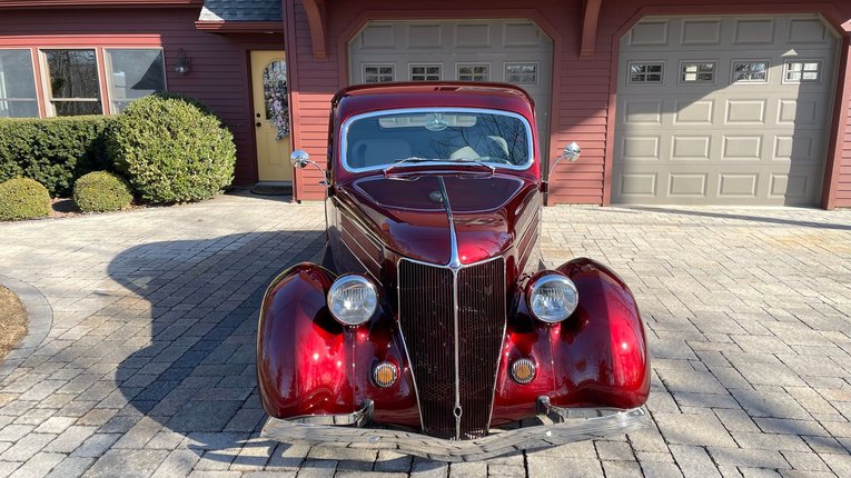 Ford-5-window-1936-Red-Beige-17