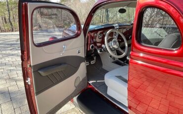 Ford-5-window-1936-Red-Beige-21