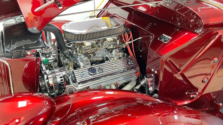 Ford-5-window-1936-Red-Beige-3