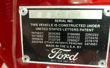 Ford-5-window-1936-Red-Beige-8
