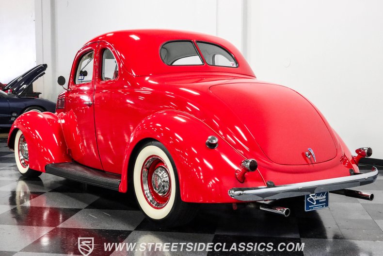 Ford-5-window-1937-Red-White-13