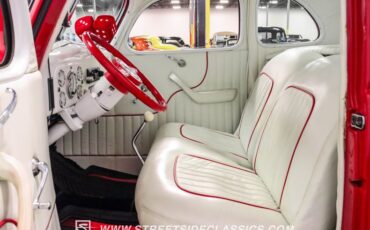 Ford-5-window-1937-Red-White-2