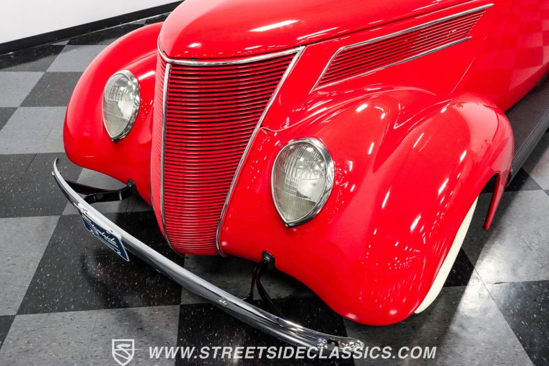 Ford-5-window-1937-Red-White-22