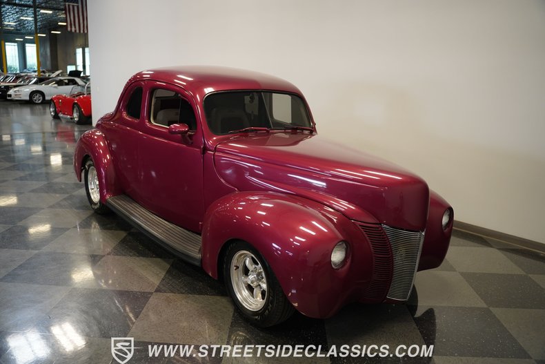 Ford-5-window-1940-Red-White-25