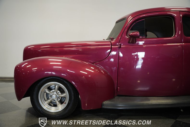 Ford-5-window-1940-Red-White-29