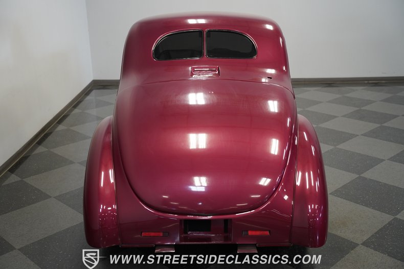 Ford-5-window-1940-Red-White-32