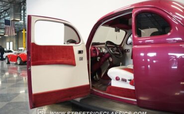 Ford-5-window-1940-Red-White-34