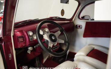 Ford-5-window-1940-Red-White-37