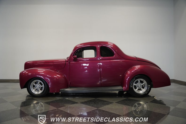 Ford-5-window-1940-Red-White-4