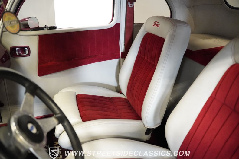 Ford-5-window-1940-Red-White-43