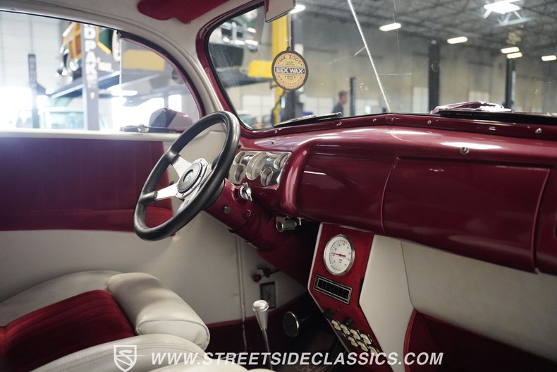 Ford-5-window-1940-Red-White-44
