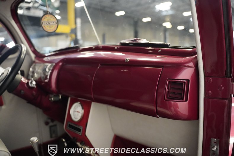 Ford-5-window-1940-Red-White-45