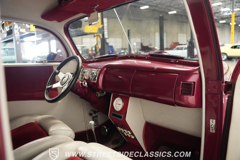 Ford-5-window-1940-Red-White-46