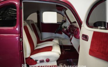 Ford-5-window-1940-Red-White-48