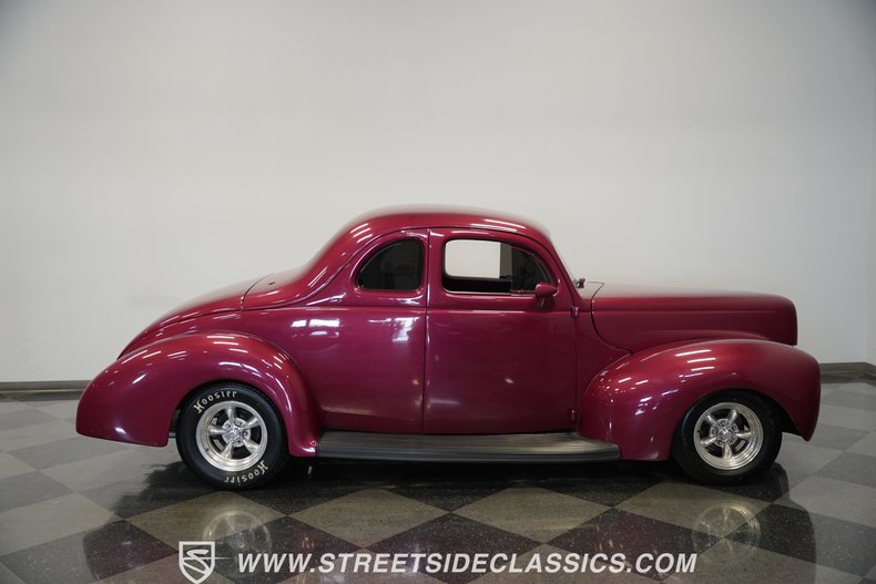 Ford-5-window-1940-Red-White
