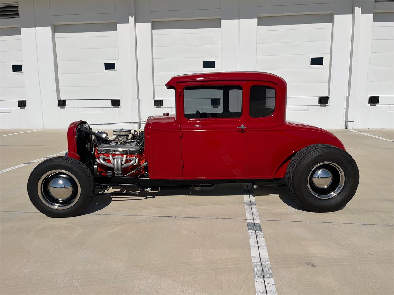 Ford-5-window-coupe-1930-Red-Brown-11
