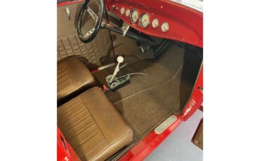 Ford-5-window-coupe-1930-Red-Brown-14