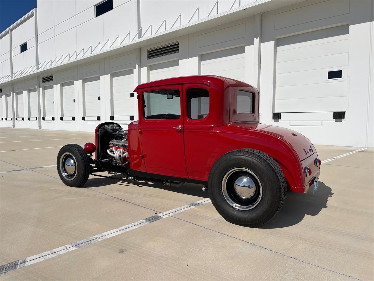Ford-5-window-coupe-1930-Red-Brown-20