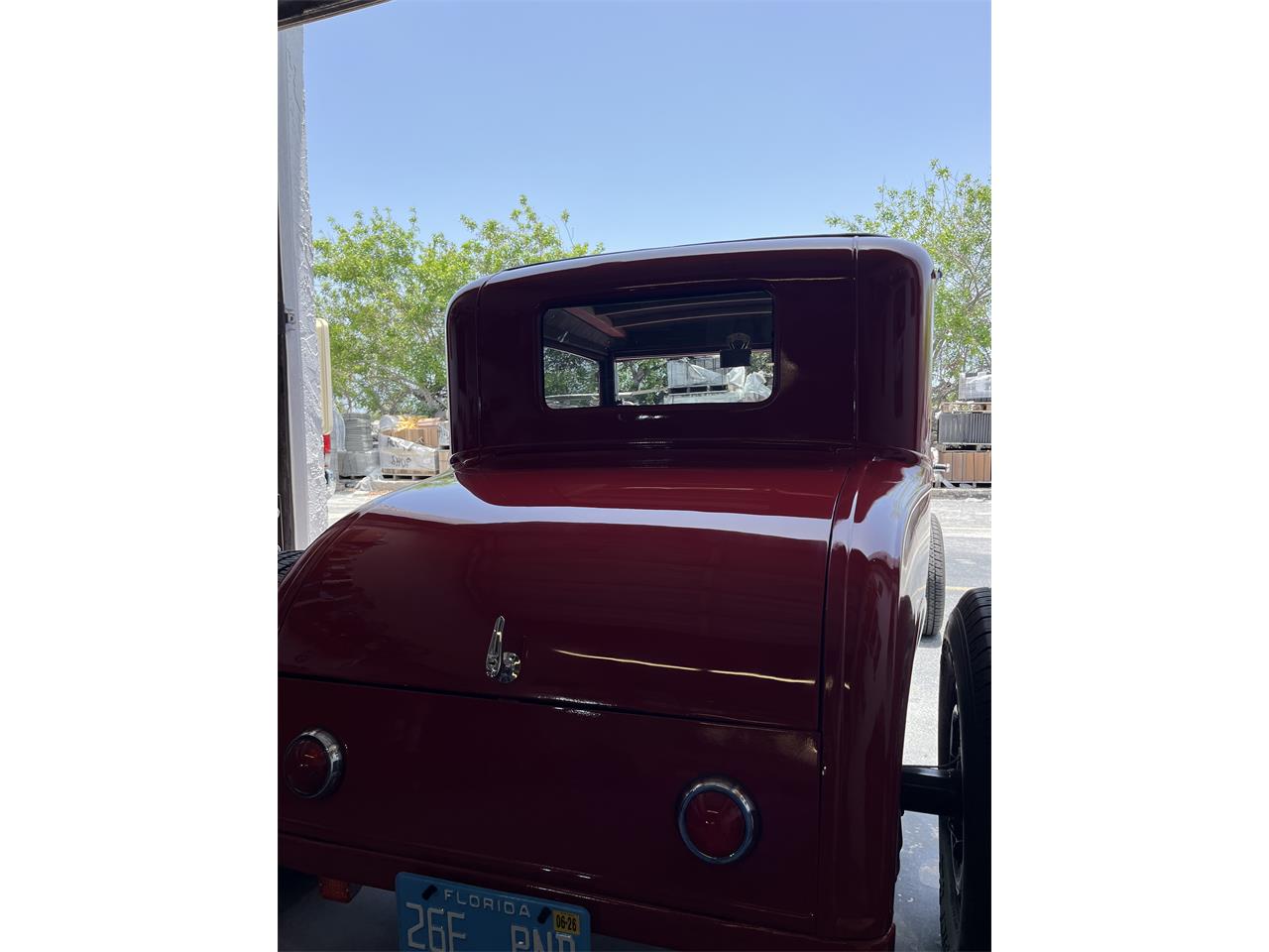 Ford-5-window-coupe-1930-Red-Brown-4