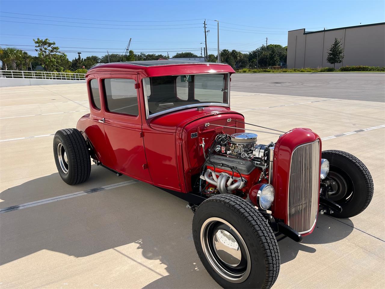 Ford-5-window-coupe-1930-Red-Brown-9