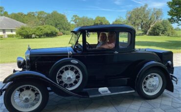 Ford-5-window-coupe-1931-Black-Tan-2
