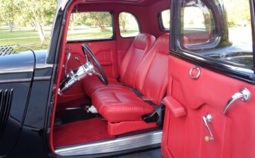 Ford-5-window-coupe-1933-BLACK-RED-10