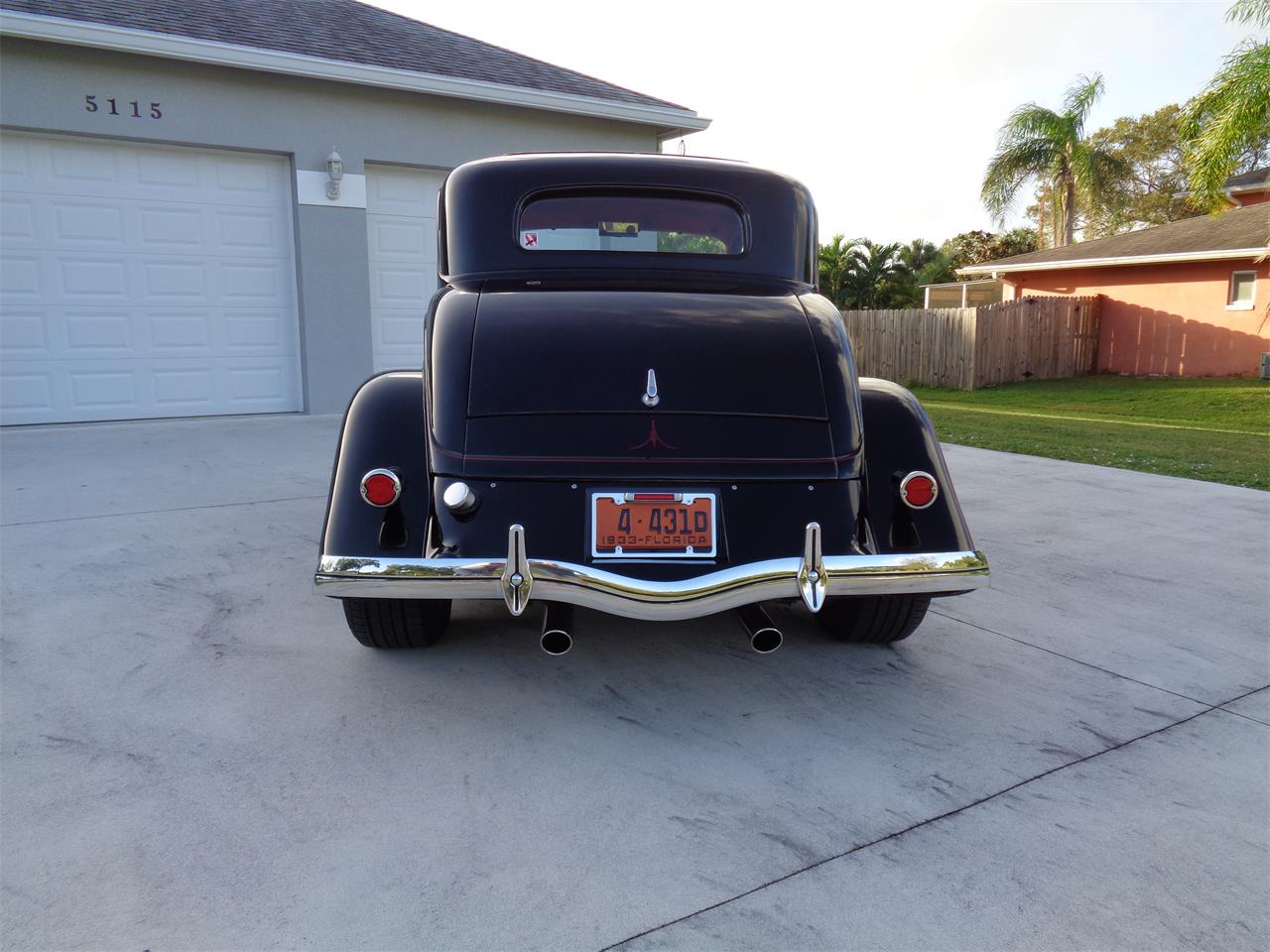 Ford-5-window-coupe-1933-BLACK-RED-13