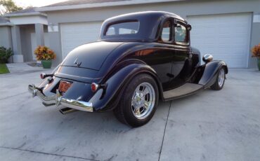 Ford-5-window-coupe-1933-BLACK-RED-14