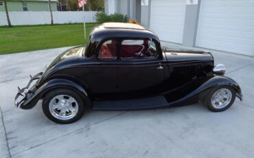 Ford-5-window-coupe-1933-BLACK-RED-19