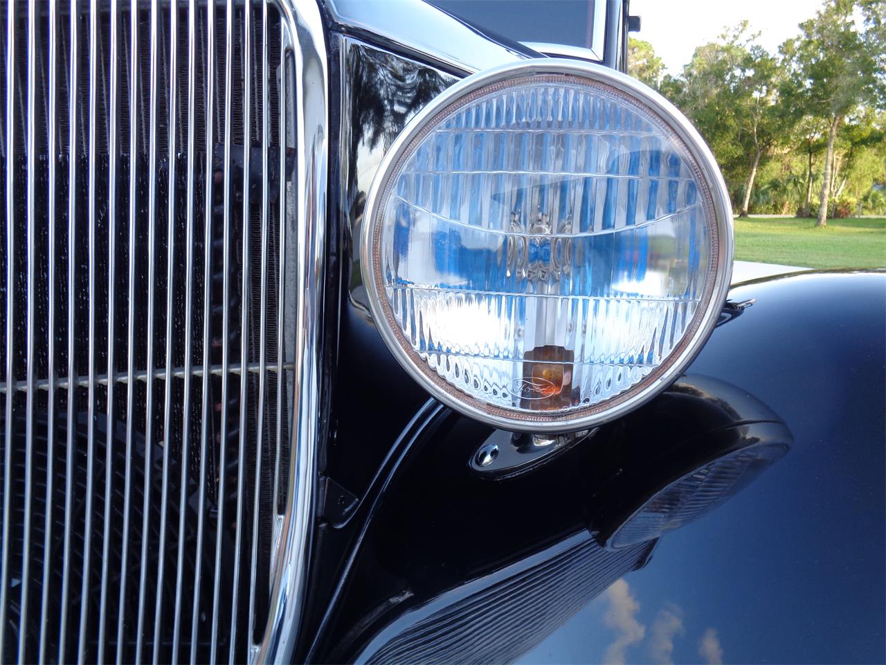 Ford-5-window-coupe-1933-BLACK-RED-21