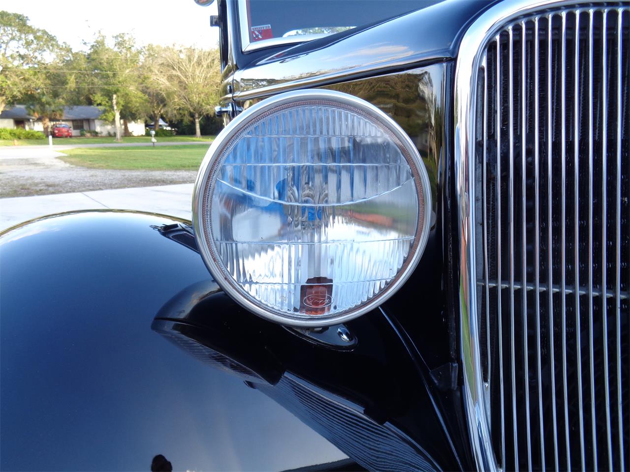 Ford-5-window-coupe-1933-BLACK-RED-22