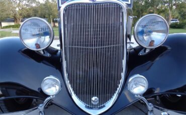 Ford-5-window-coupe-1933-BLACK-RED-23