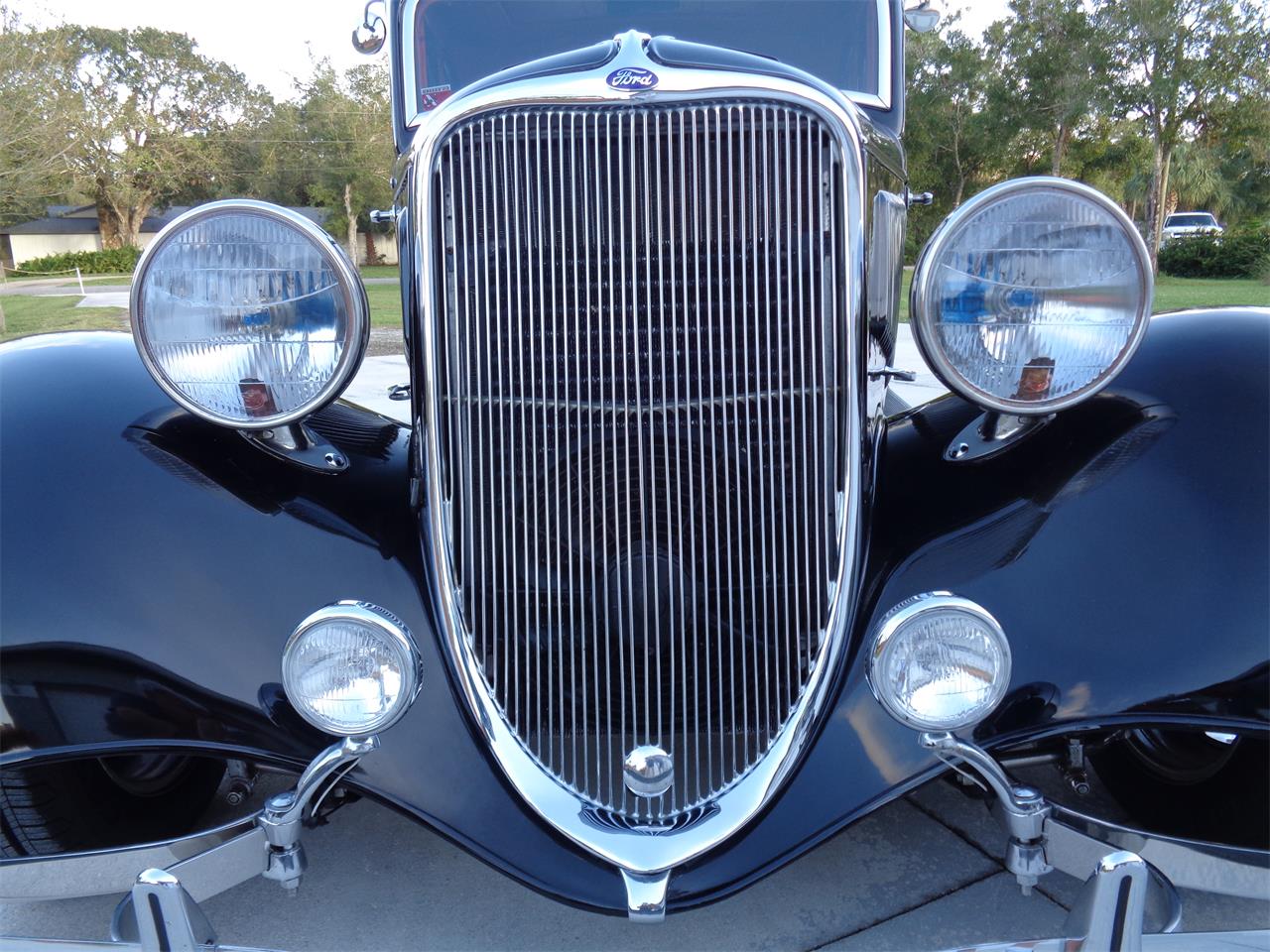 Ford-5-window-coupe-1933-BLACK-RED-23