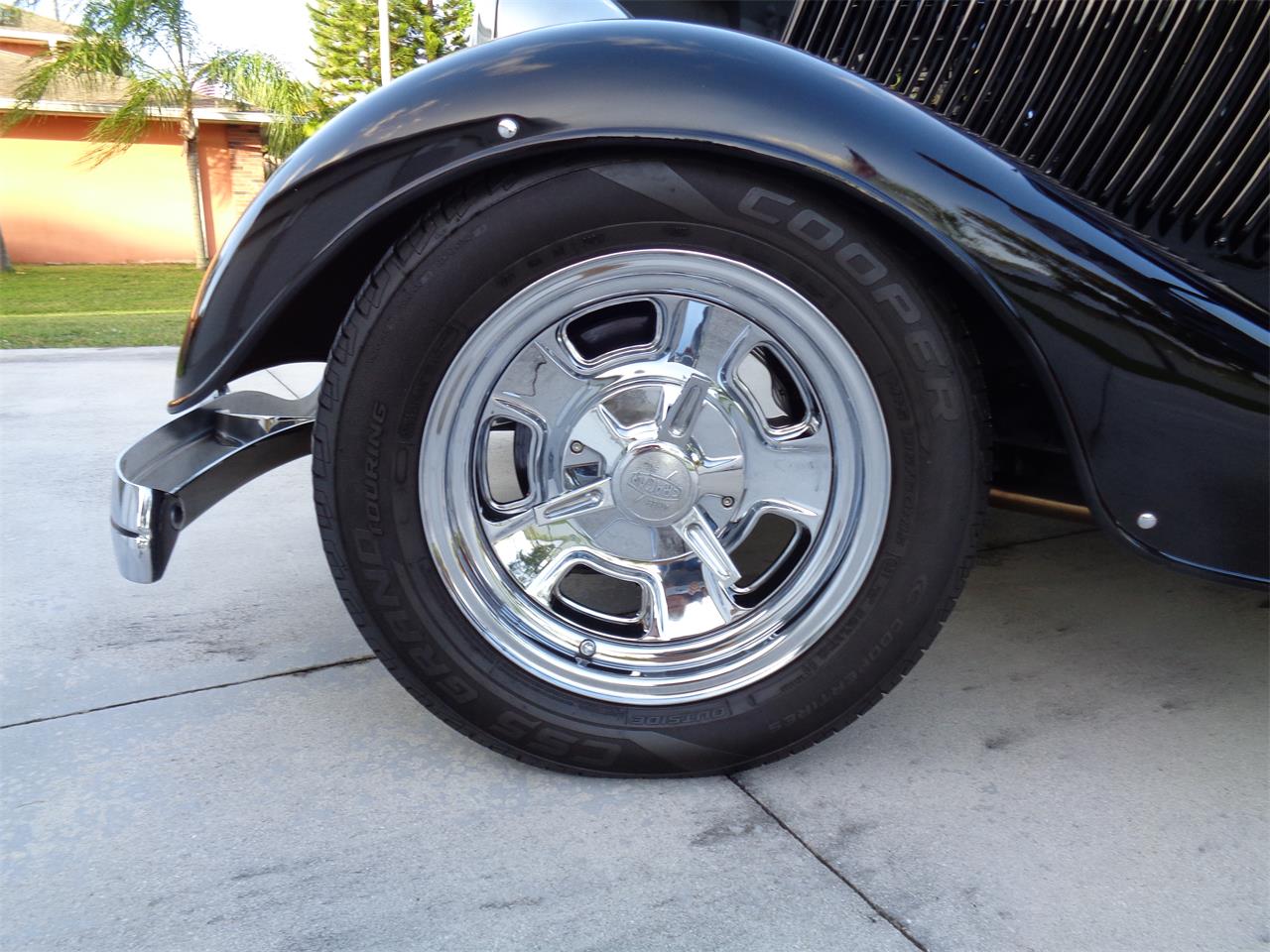 Ford-5-window-coupe-1933-BLACK-RED-27