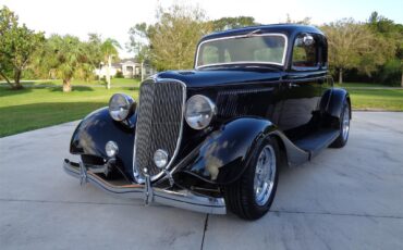 Ford-5-window-coupe-1933-BLACK-RED-32