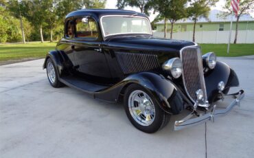 Ford-5-window-coupe-1933-BLACK-RED