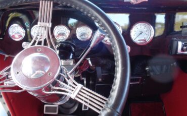 Ford-5-window-coupe-1933-BLACK-RED-4