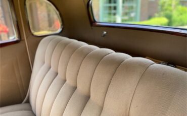 Ford-5-window-coupe-1934-Black-Beige-11