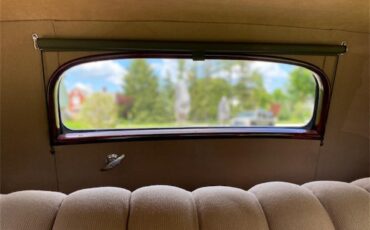 Ford-5-window-coupe-1934-Black-Beige-14